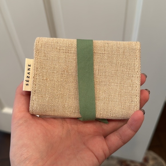 NWT Canvas Coinpurse - Picture 2 of 2